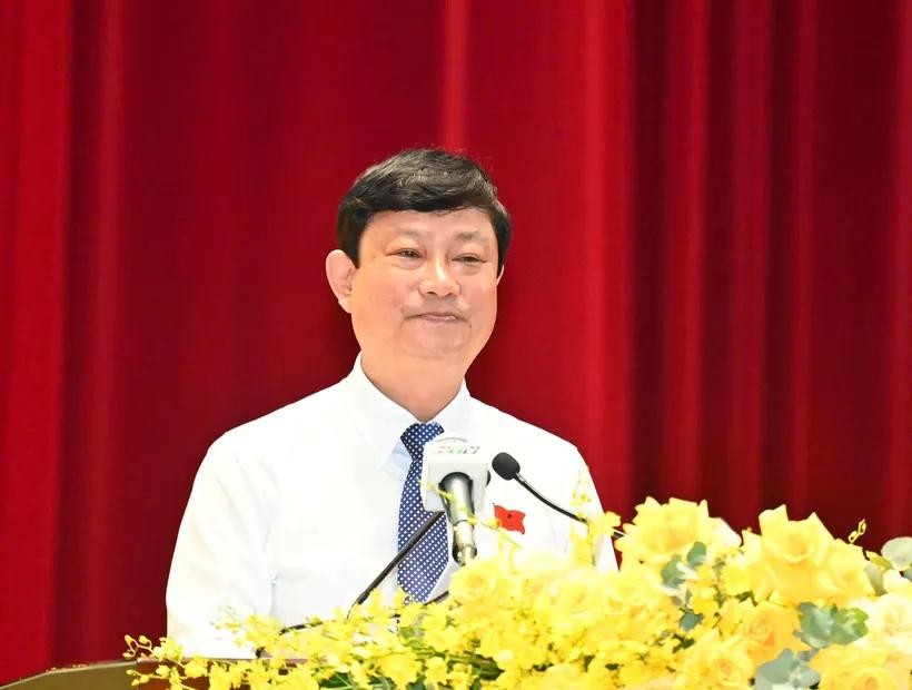 市人民议会主席武文明在会议上致辞。（图：越勇）