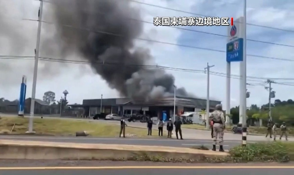 特朗普与柬埔寨和泰国领导人通电话