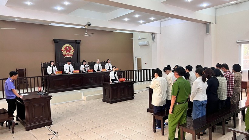 图为一起人口贩卖案的庭审现场。（图：越通社）