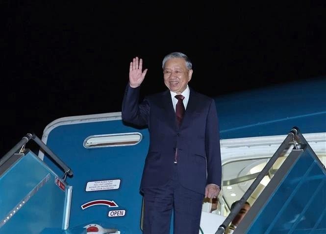 党中央总书记苏林启程赴朝鲜进行国事访问。（图：越通社）