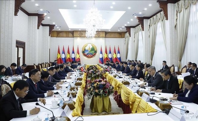 党中央总书记苏林会见老挝政府总理宋赛·西潘敦。(图:越通社)