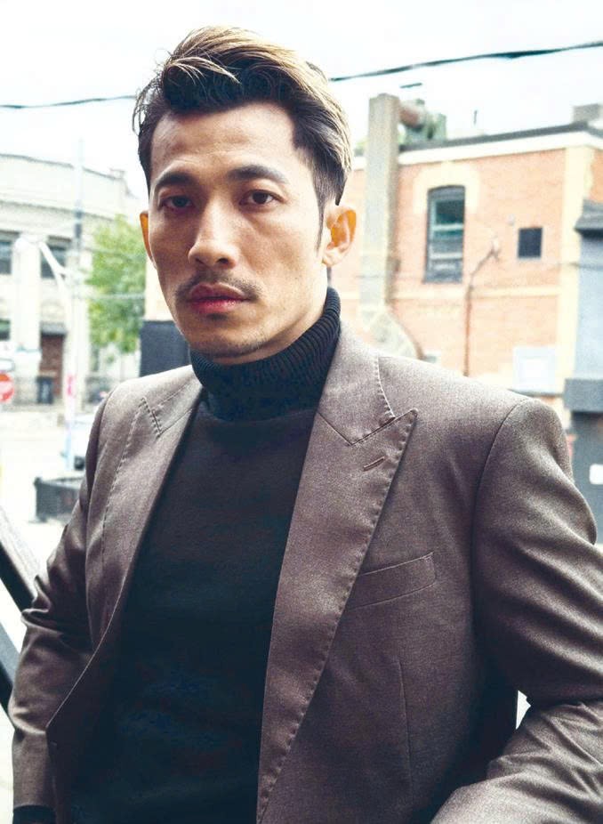 华人演员连炳发。