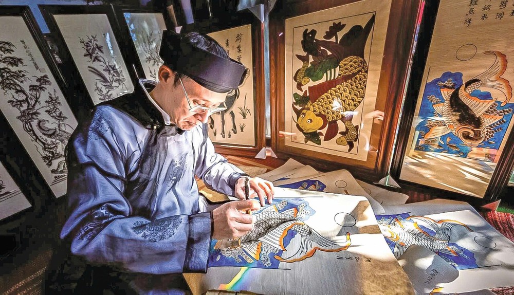 东湖民间画制作技艺获联合国教科文组织列入《亟需保护的非物质文化遗产名录》。