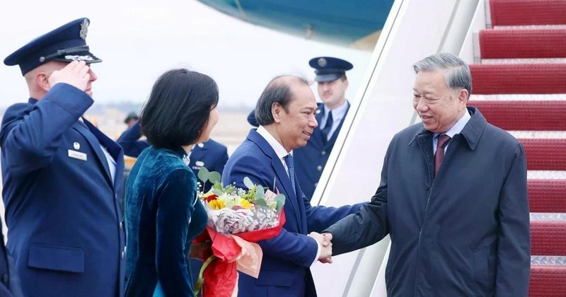 苏林总书记抵达美国出席加沙和平委员会开幕会议。（图：越通社）