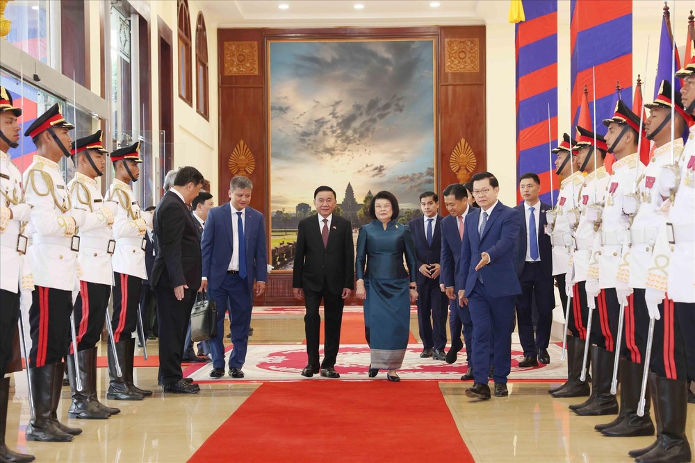 vna-potal-thuong-truc-ban-bi-thu-hoi-kien-chu-tich-quoc-hoi-campuchia-869213910-9-24-34.jpg