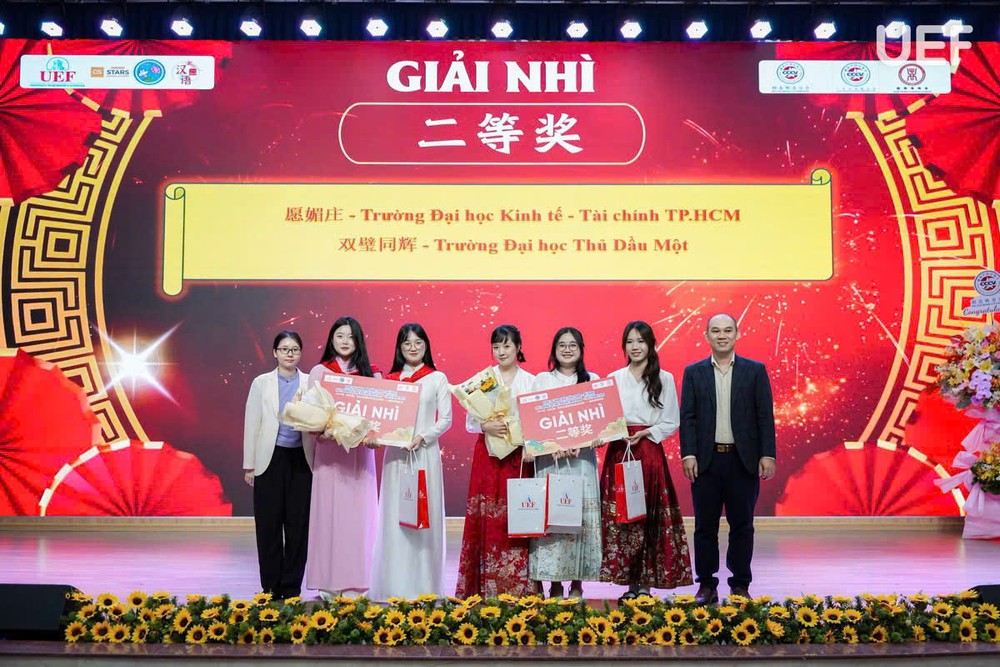 giai nhi.jpg