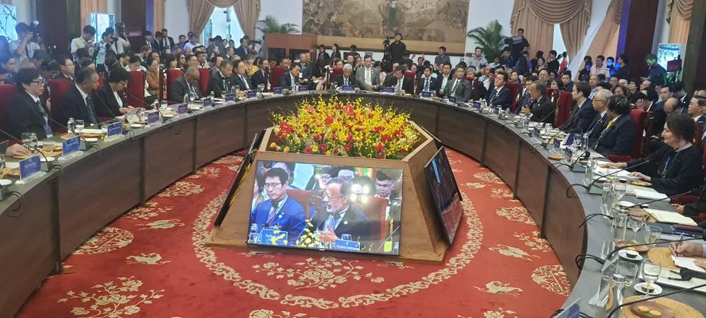 Chủ tịch Phan Văn Mãi cùng lãnh đạo Thành phố "kết nối" với 100 CEO trong và ngoài nước