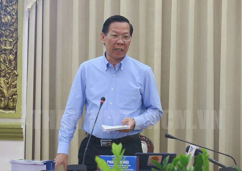 Chủ tịch Phan Văn Mãi phát biểu tại cuộc họp