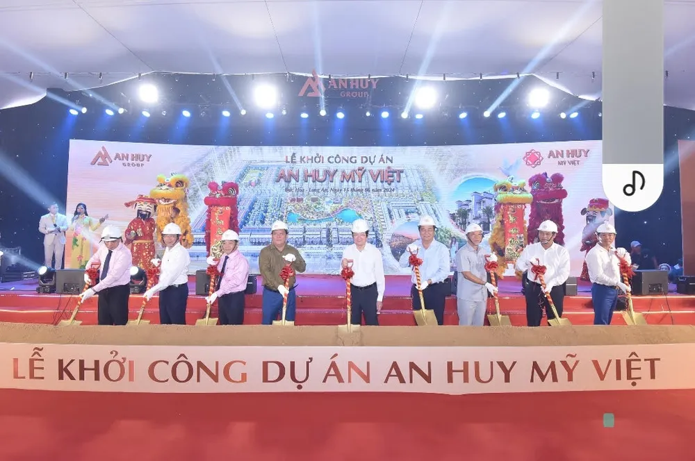 An HUy khởi công.jpg