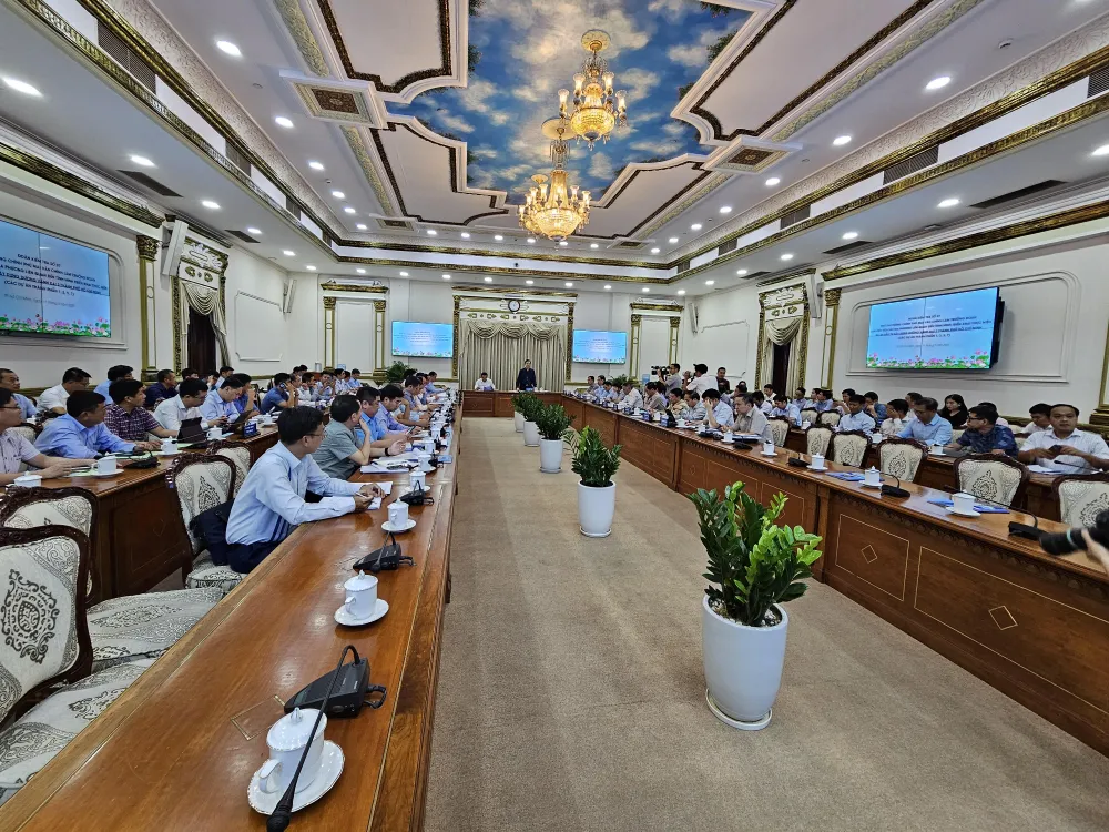 PTT Mai Văn Chính làm việc 11.3.jpg