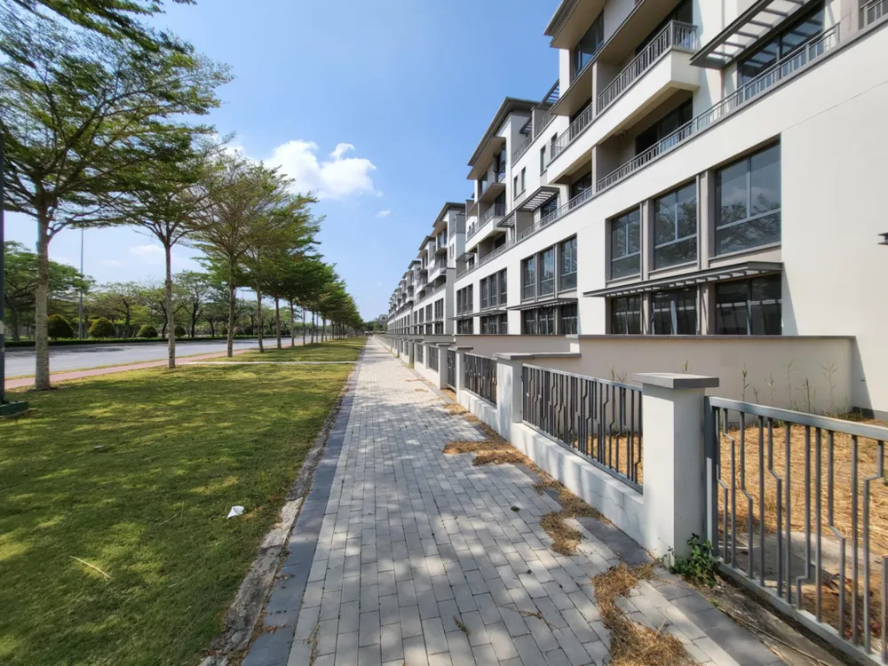 Nhà cửa xây dựng khang trang nhưng không một bóng người tại huyện Nhơn Trạch