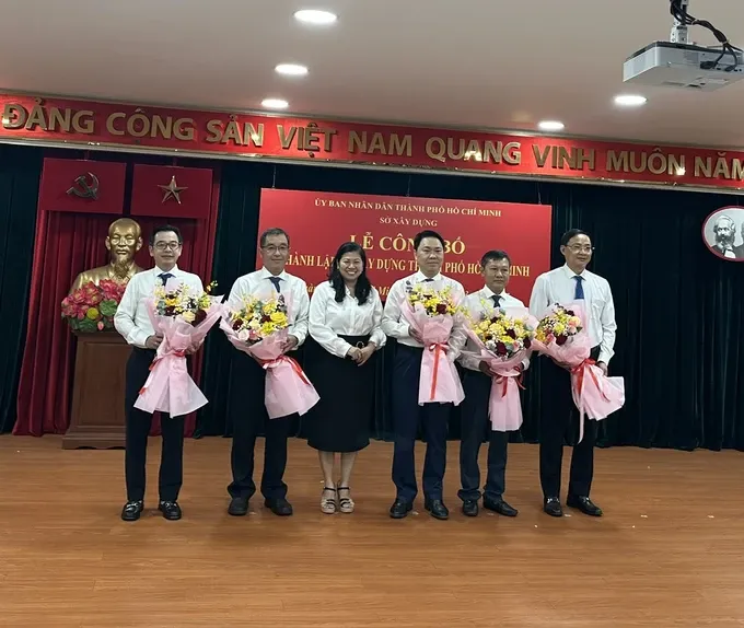 Ban Giám đốc Sở Xây dựng được hợp nhất giữa Sở Xây dựng và Sở QHKT vừa ra mắt ngày 3-3