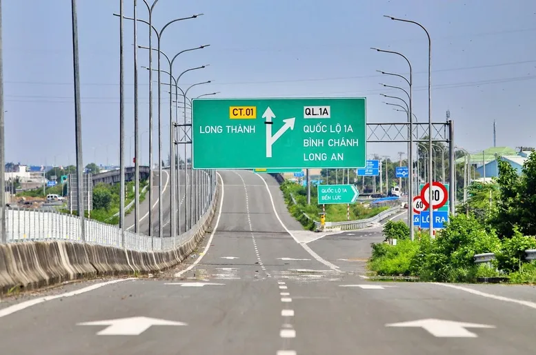 Cao tốc Bến Lức - Long Thành đang được thi công