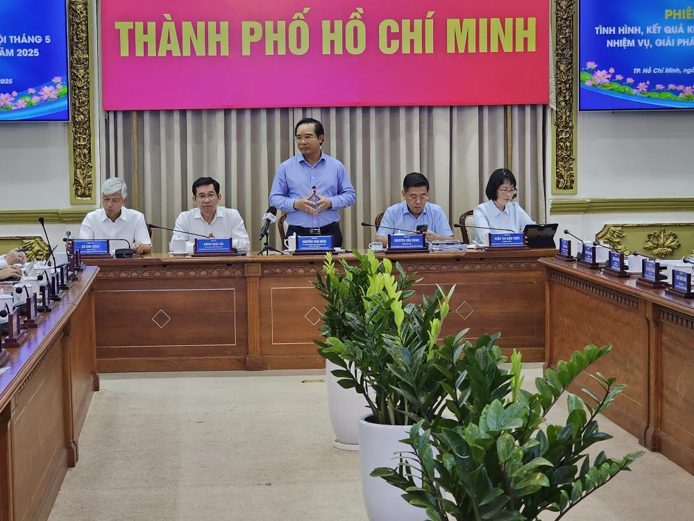 Chủ tịch Nguyễn Văn Được phát biểu tại phiên họp