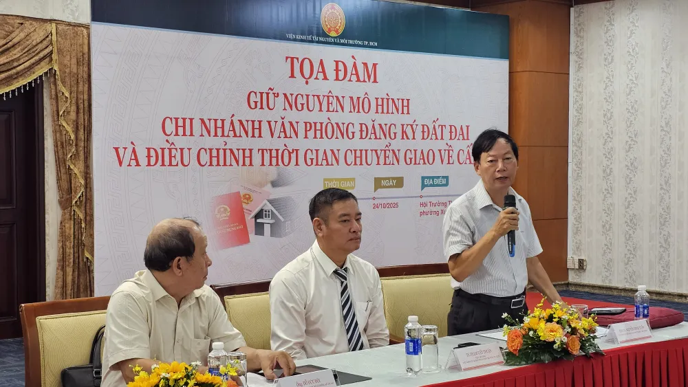 GS.TS Nguyễn Đình Tuấn nguyên Hiệu trưởng Trường Đại học TNMT phát biểu.
