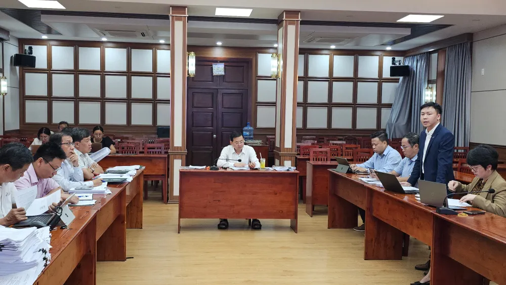 Đại diện Công ty TNHH Nam Rạch Chiếc phát biểu tại buổi họp