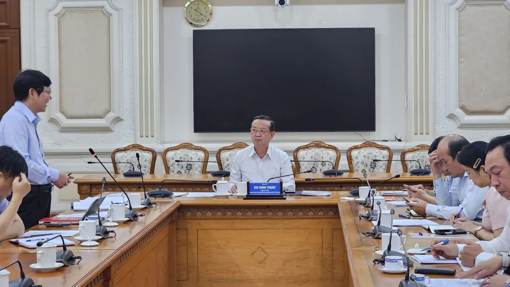 Ông Nguyễn Hải Trường, Phó Trưởng Phòng đô thị (Văn phòng UBND TPHCM) phát biểu tại cuộc họp