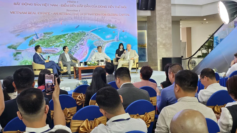 Các chuyên gia tại buổi tọa đàm.