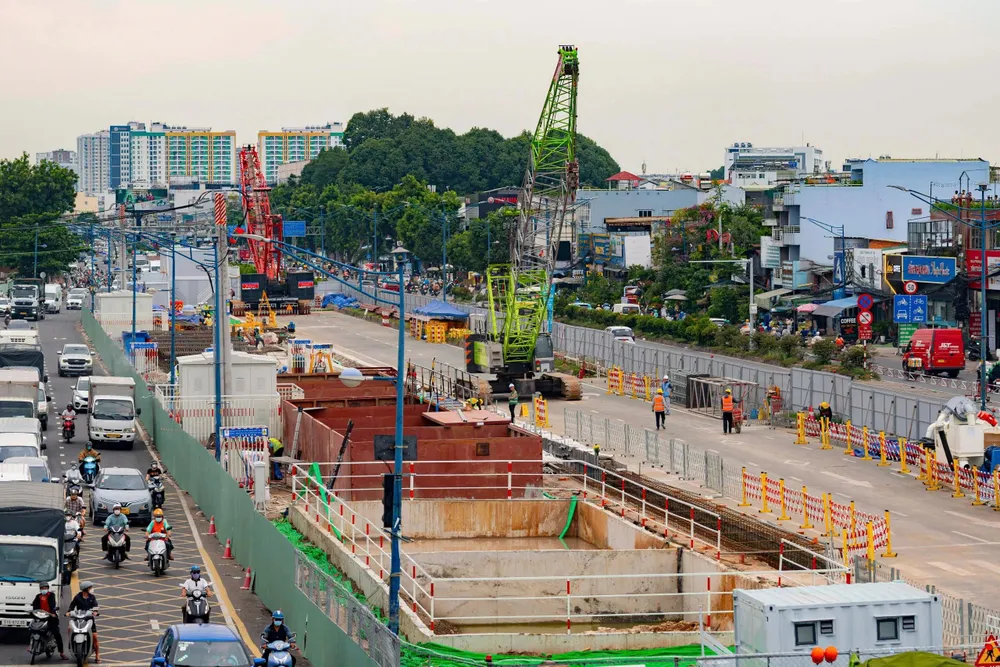 Thi công tuyến metro số 2 đoạn qua đường Trường Chinh