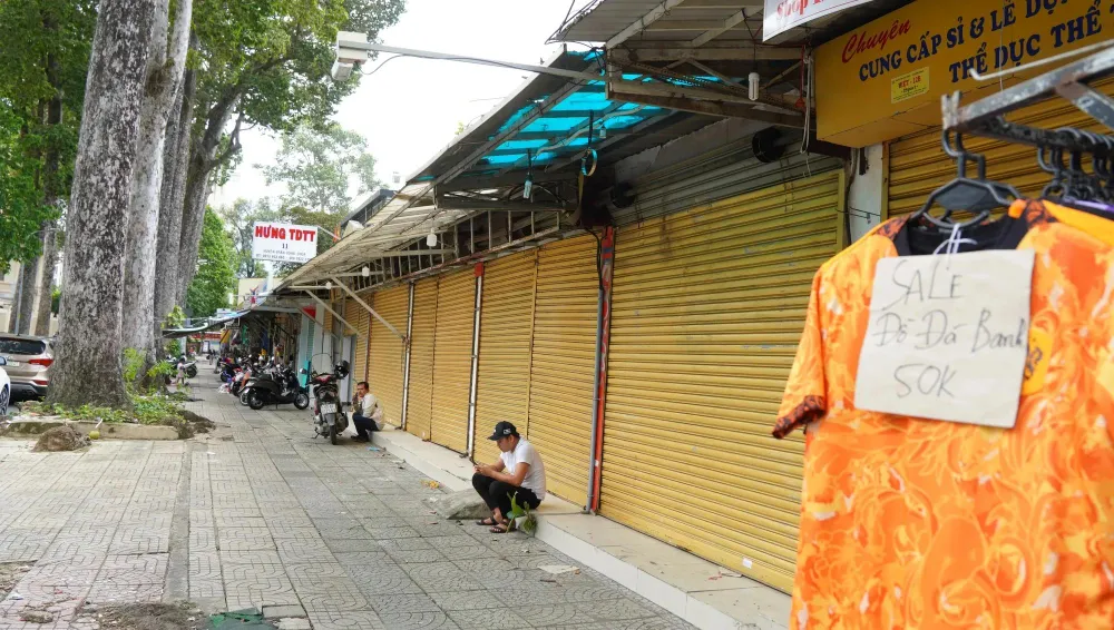 Dãy cửa hàng cho thuê từ đất công trên đường Huyền Trân Công Chúa