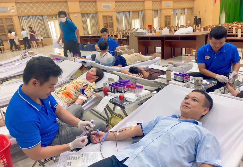 hiến máu 3.jpg