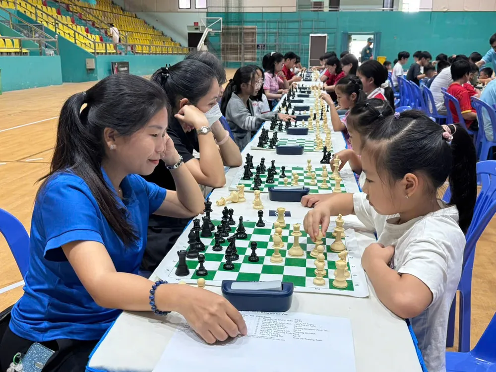 ĐHTDTT PT cờ tvua 1.jpg