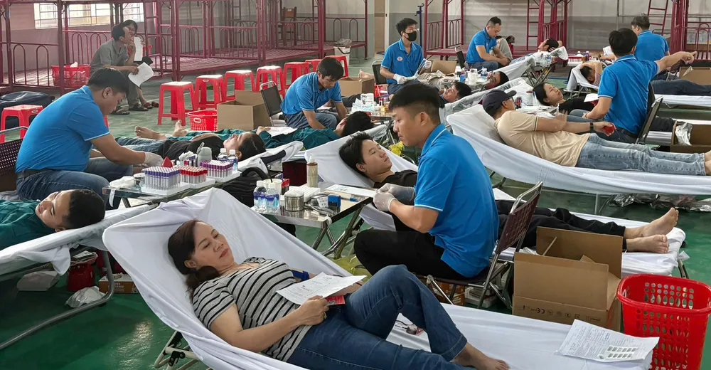 hiến máu lh 2.jpg