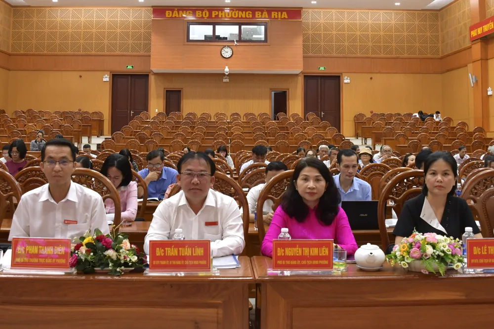 các đại biểu dc lĩnh.JPG