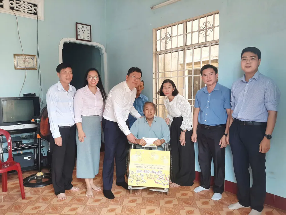 Hoang Nguyen Dinh 7.jpg