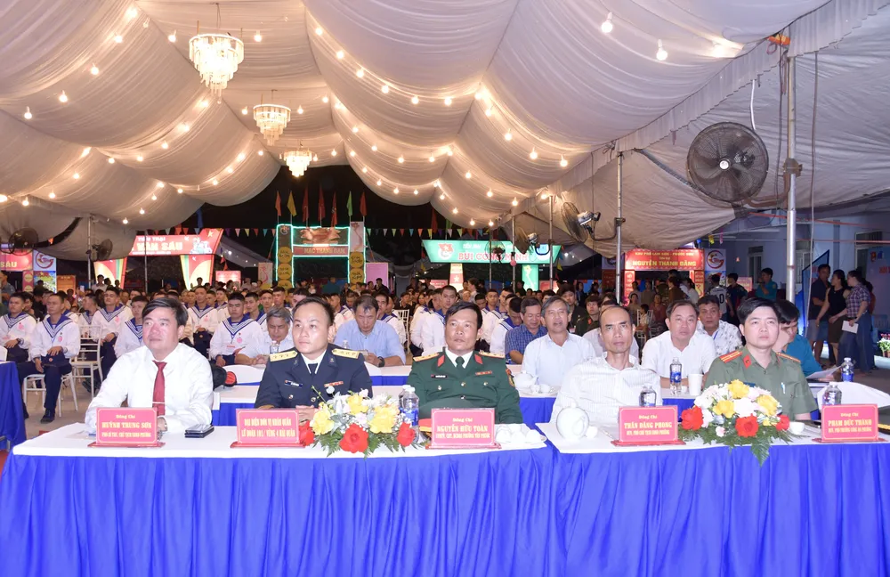 Đại biểu tham dự Đêm hội tòng quân phường Tân Phước năm 2026