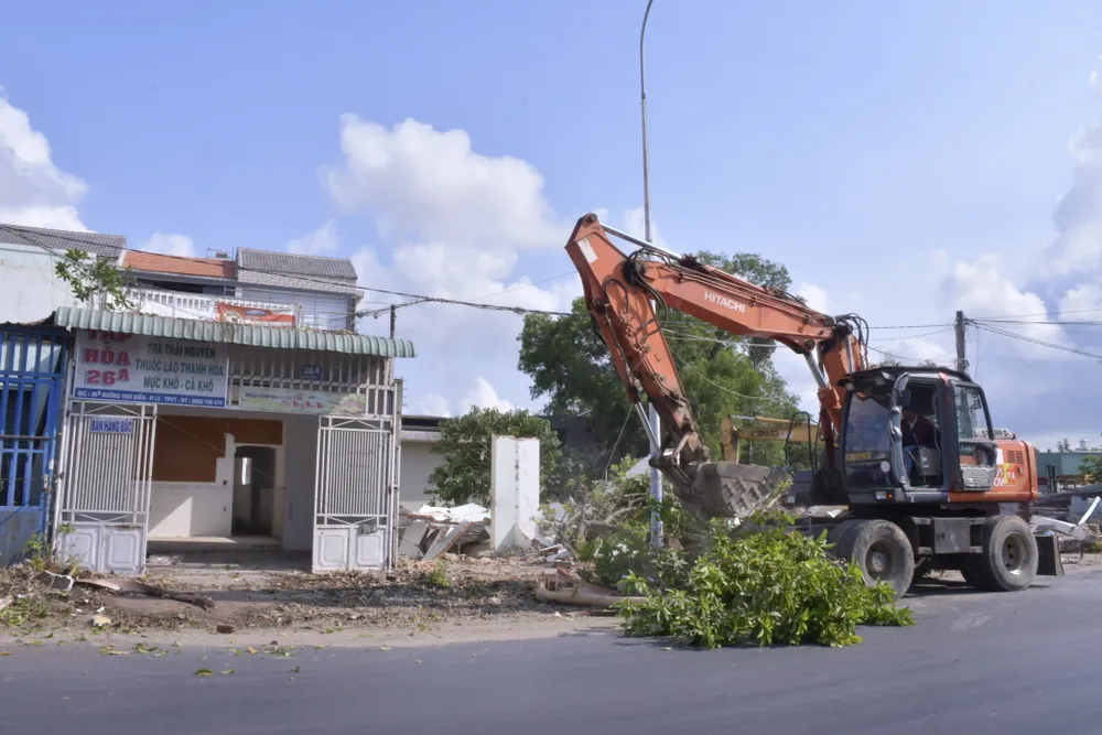 cưỡng chế 3.JPG