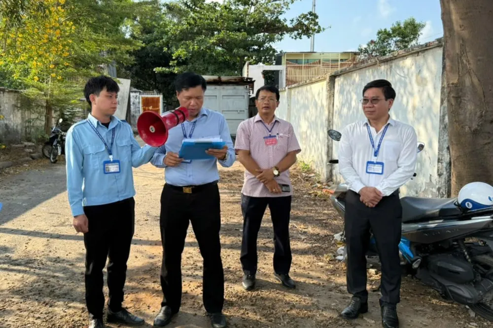 cưỡng chế 4.jpg