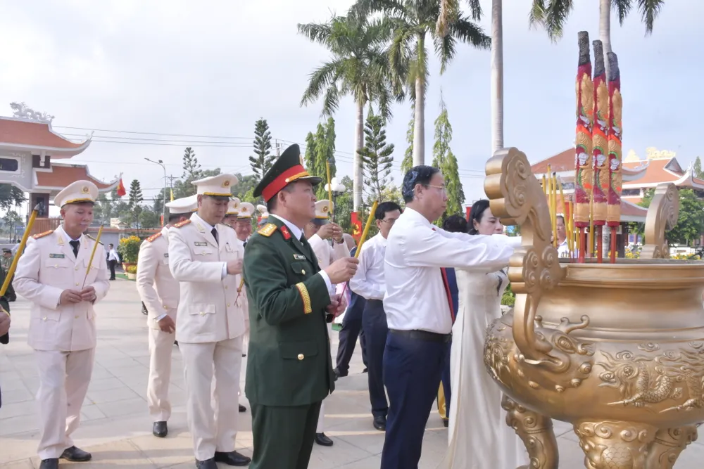vieng nghia trang 8.JPG