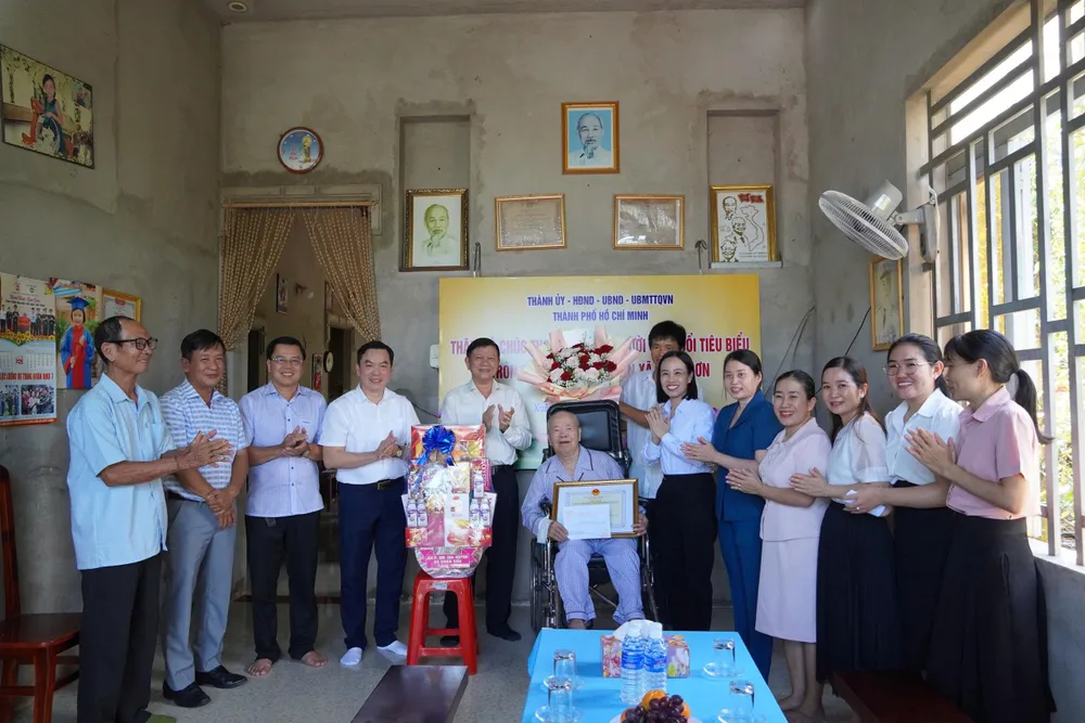 Cụ Sáng.jpg