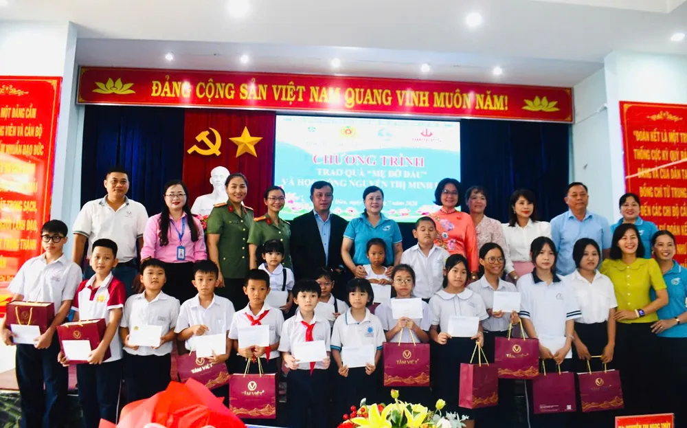 học bổng 2.jpg