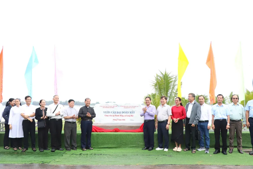 vườn cây đại đoàn kết.jpg