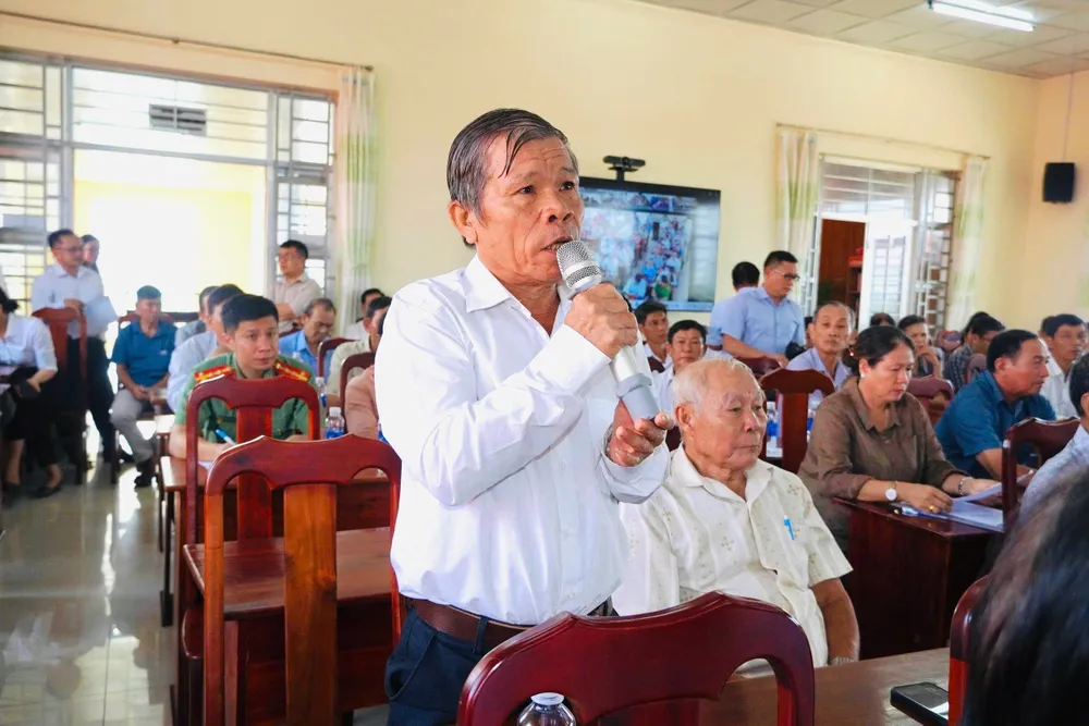 cử tri xuân sơn 1.jpg