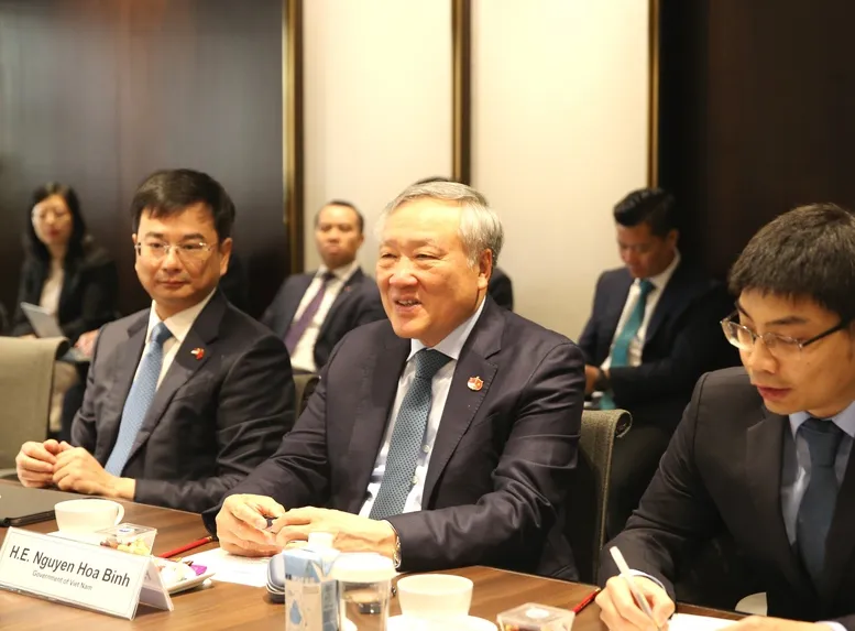 Phó Thủ tướng đề nghị các hiệp hội thông tin tới các ngân hàng, định chế tài chính thành viên về các cơ hội đầu tư tại Việt Nam. Ảnh: VGP