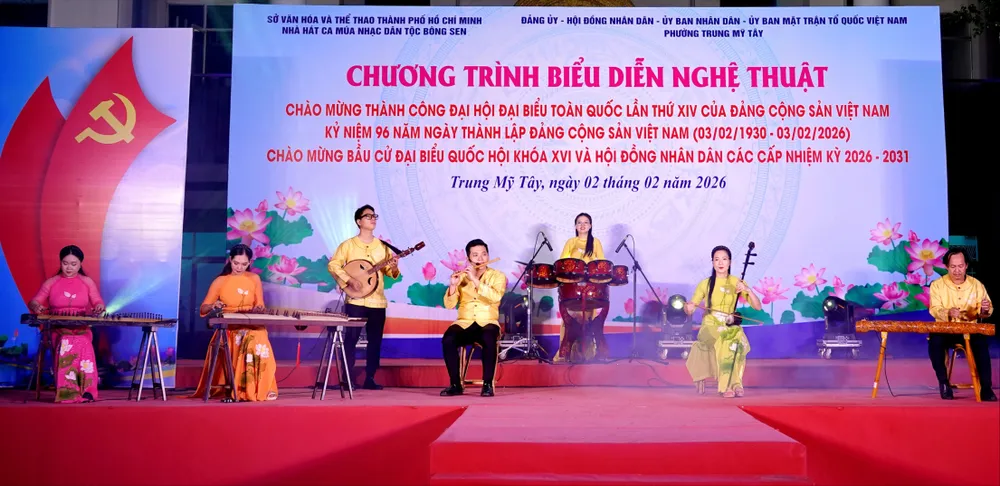 Hoa tau Diep khuc mua xuan.jpg