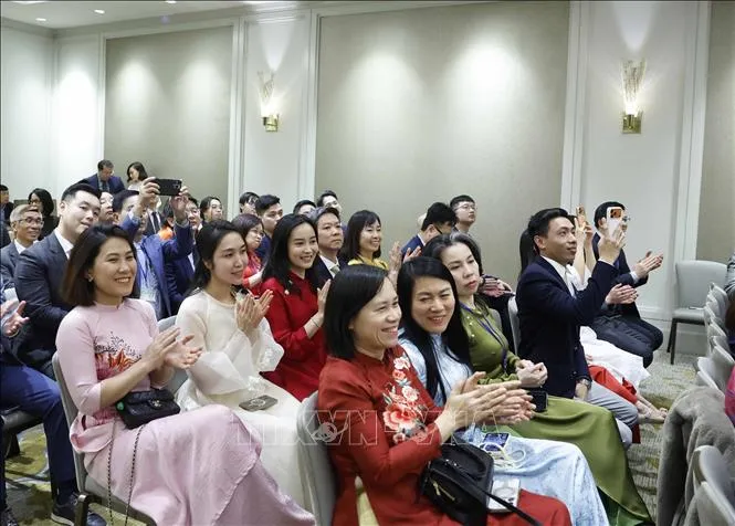 Các đại biểu tham dự buổi gặp mặt. Ảnh: TTXVN