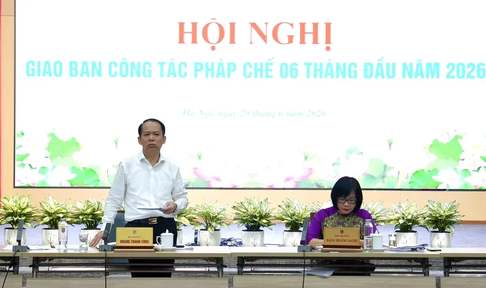 Bộ trưởng Bộ Tư pháp Hoàng Thanh Tùng phát biểu kết luận hội nghị. Ảnh: CẨM HÀ 
