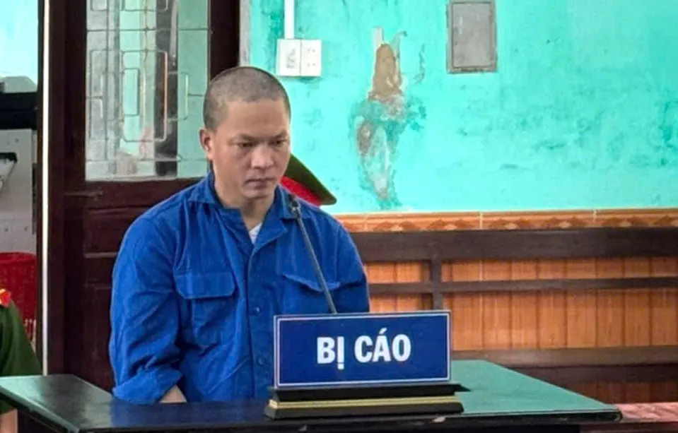 Bị cáo phá hoại Bảo vật quốc gia Ngai vàng triều Nguyễn tại phiên tòa