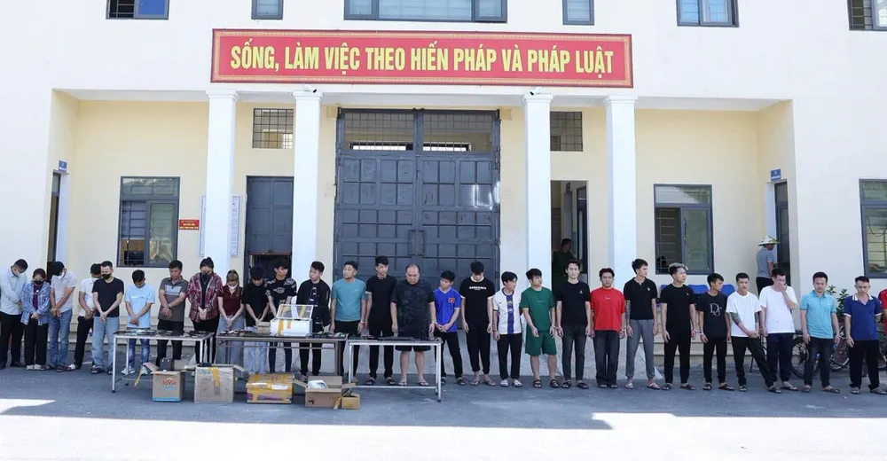 Các đối tượng và tang vật liên quan trong đường dây rửa tiền quy mô lớn, xuyên quốc gia
