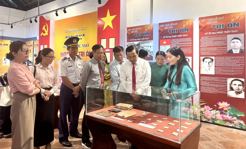 Trưng bày chuyên đề "Một thời để nhớ - Một đời tri ân" tại đặc khu Côn Đảo
