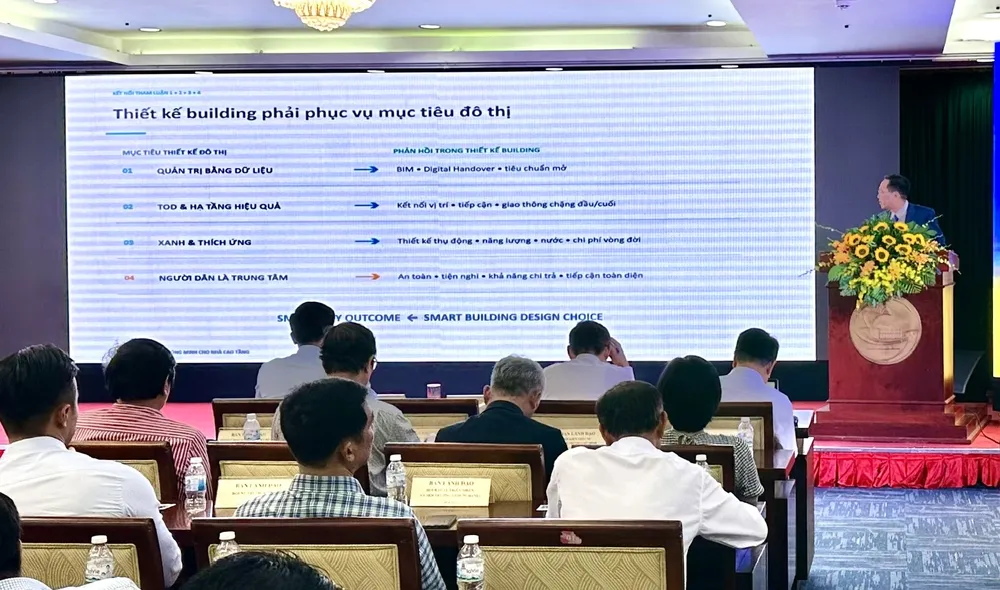 Hội thảo “Giải pháp xây dựng và phát triển đô thị thông minh trên địa bàn TPHCM”. Ảnh: THANH HIỀN