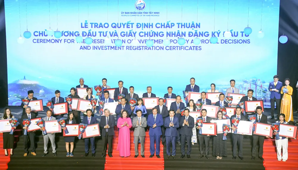 hoi nghi 4.jpg