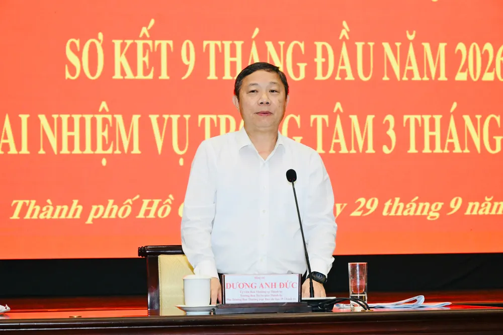 Trưởng Ban Tuyên giáo Thành ủy TPHCM Dương Anh Đức điều hành hội nghị. Ảnh: VIỆT DŨNG