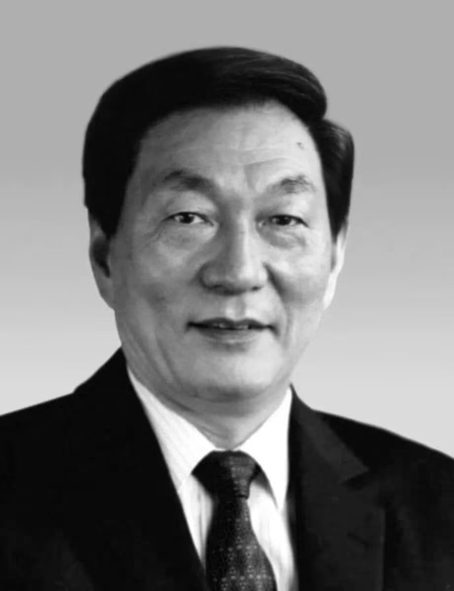 朱镕基同志遗像。 新华社发