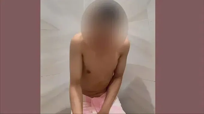 一名受害者被操控拍摄视频发给家人，以勒索赎金。