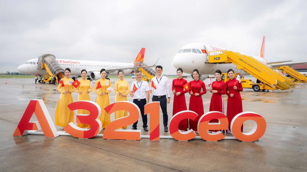 Sun PhuQuoc Airways两架新飞机与机组